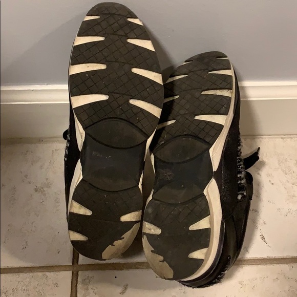 Sneakers - Picture 3 of 3